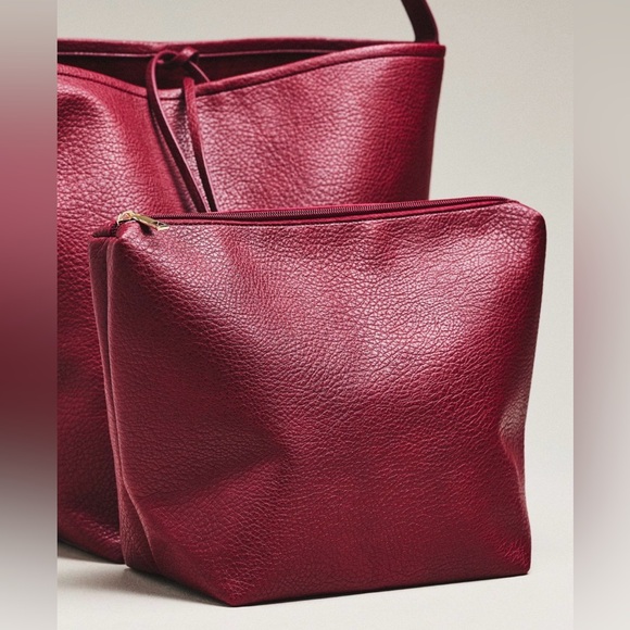 Anthropologie Vegan Leather Buckle Strap Bucket Bag in Red NWT - Picture 4 of 16